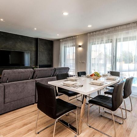 3 Bedroom Beautiful Home In Rastane Donje Donje Rastane 外观 照片