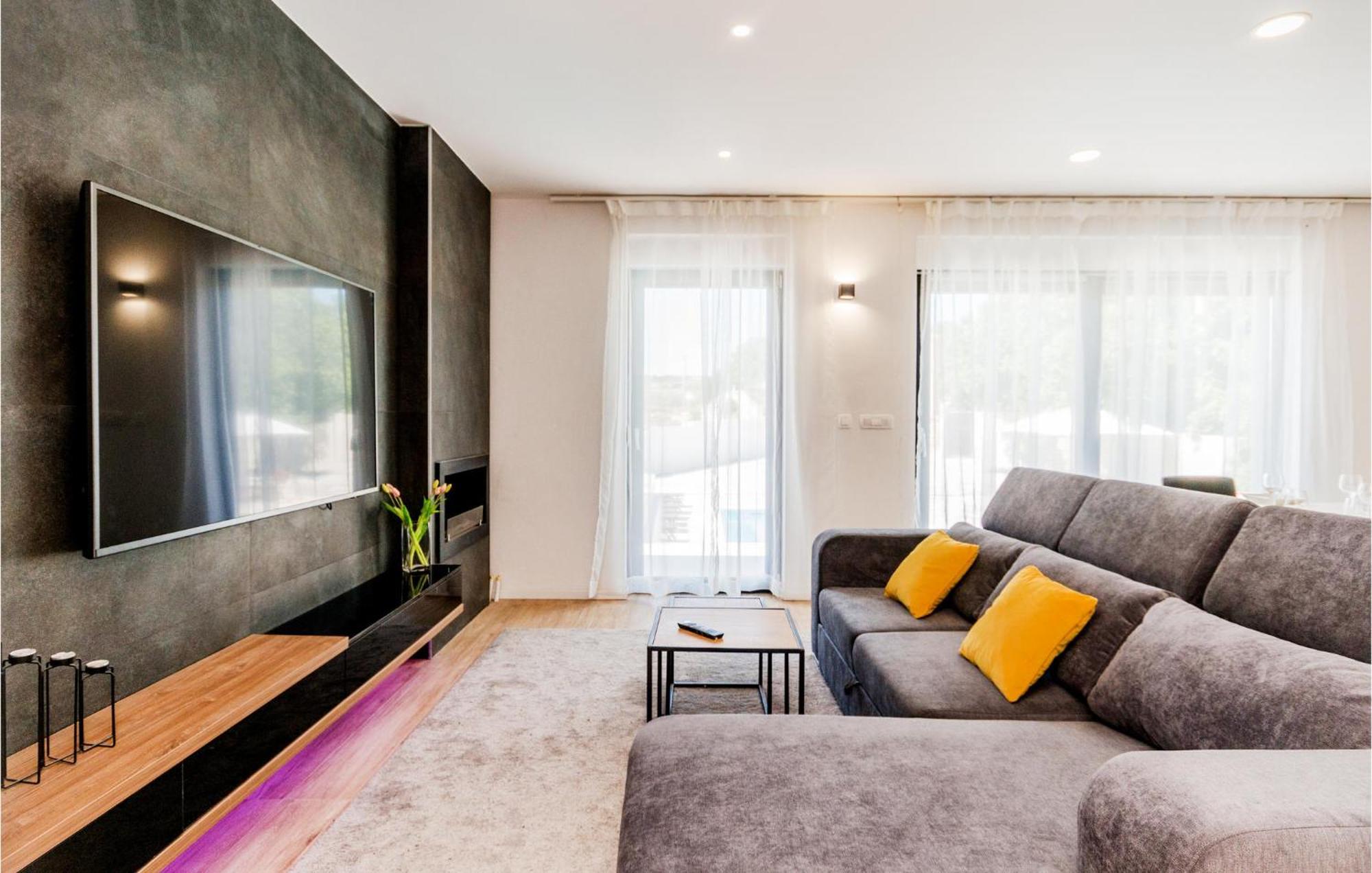 3 Bedroom Beautiful Home In Rastane Donje Donje Rastane 外观 照片