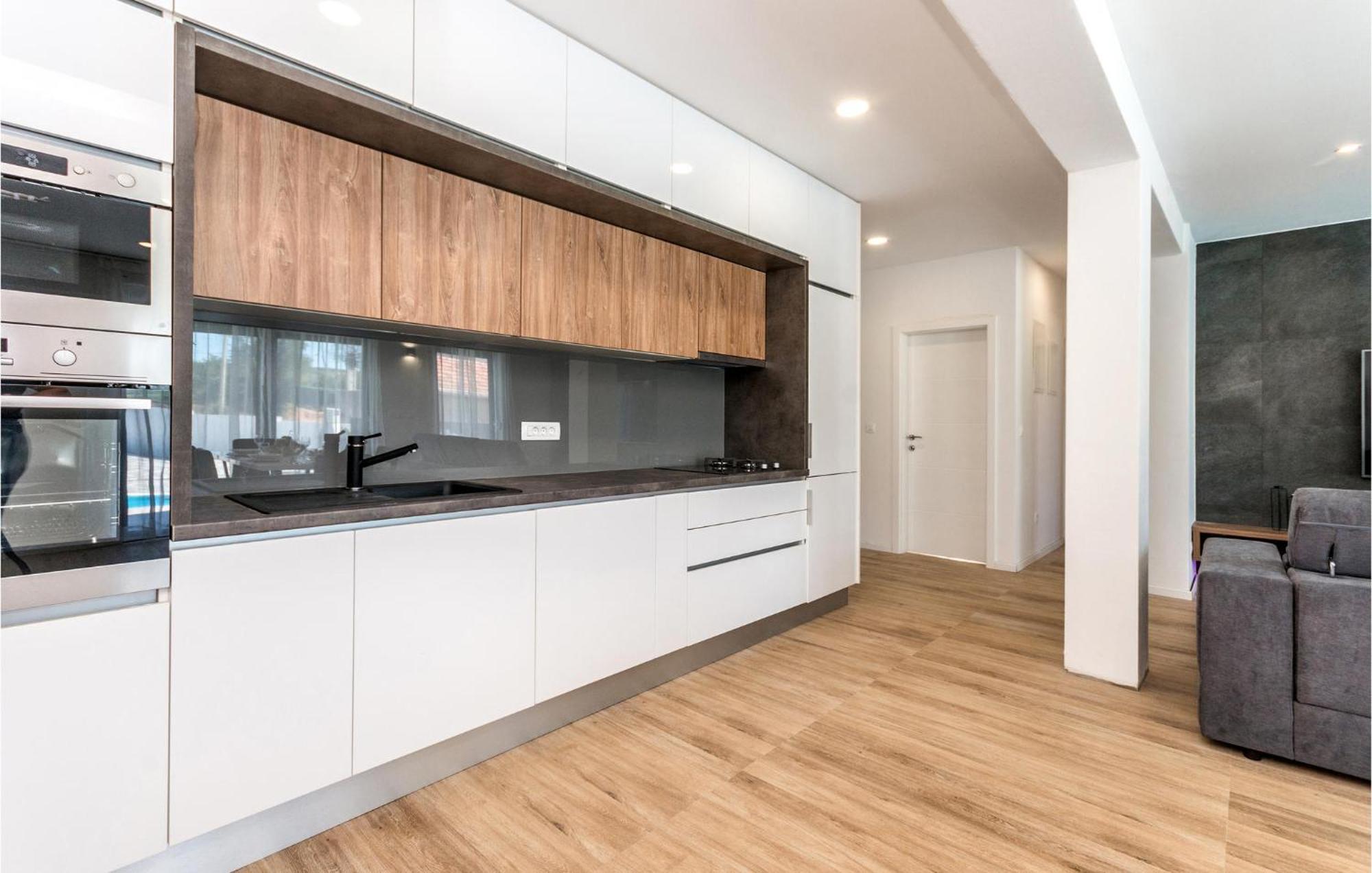 3 Bedroom Beautiful Home In Rastane Donje Donje Rastane 外观 照片