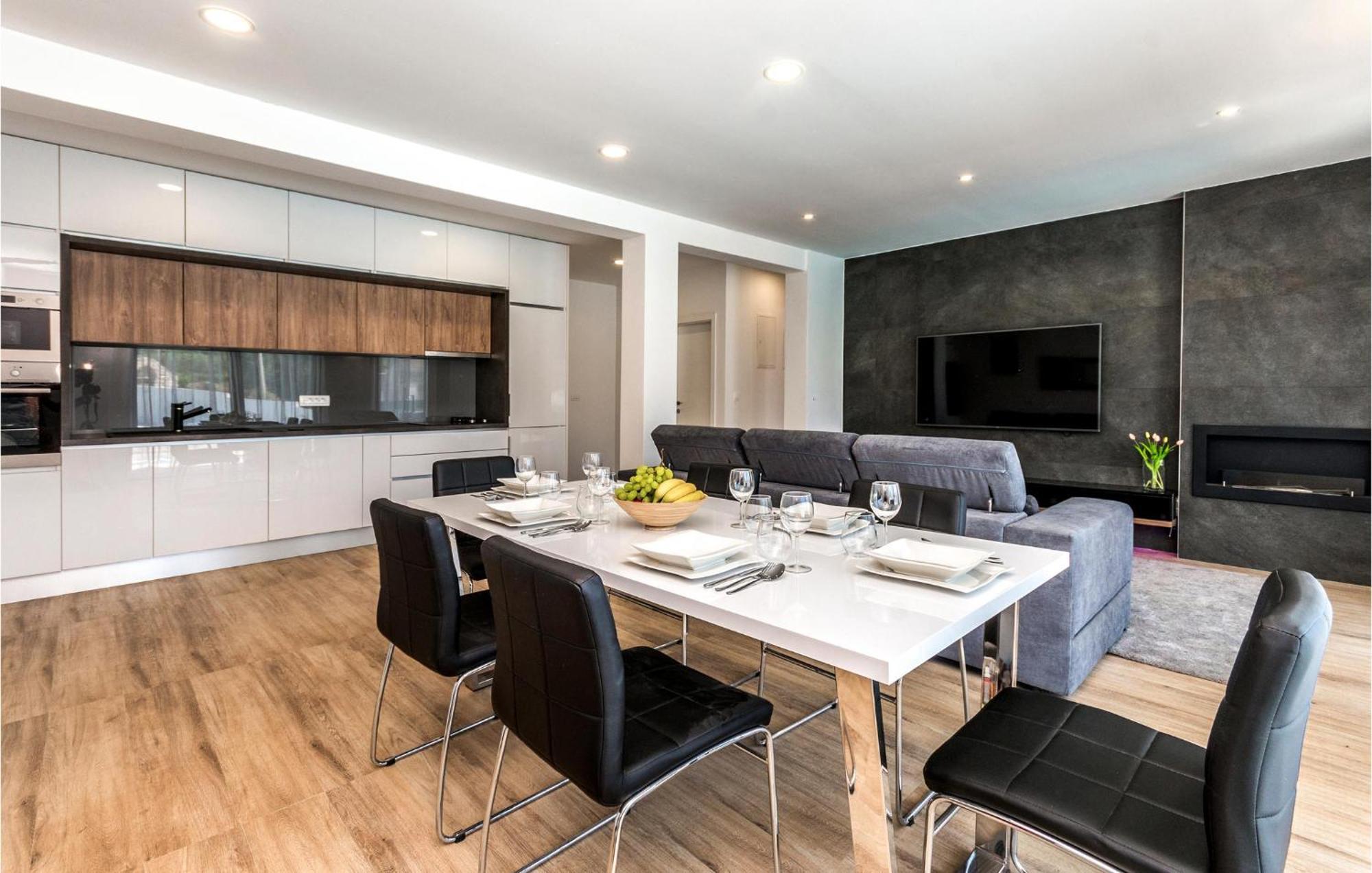 3 Bedroom Beautiful Home In Rastane Donje Donje Rastane 外观 照片