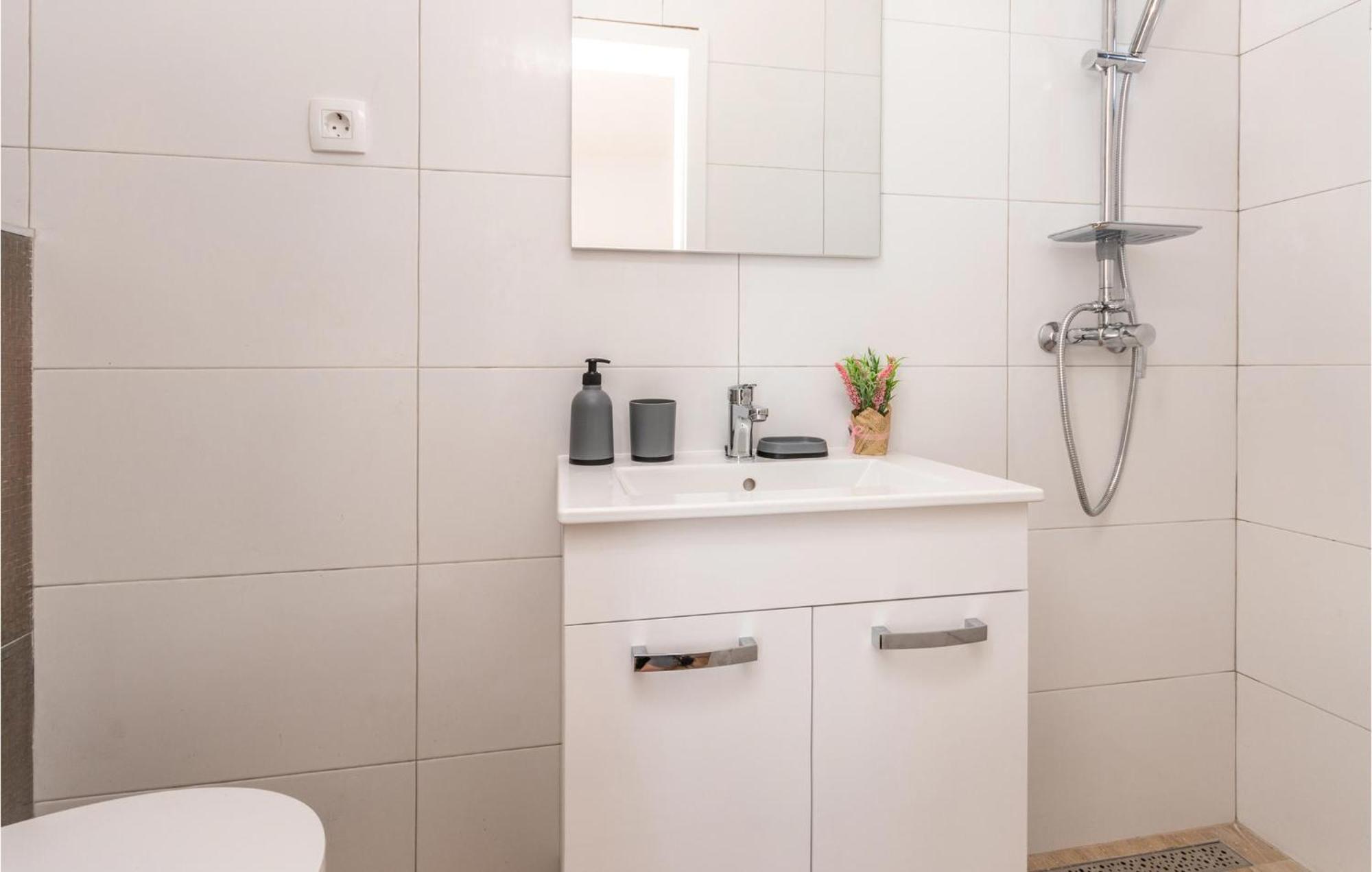 3 Bedroom Beautiful Home In Rastane Donje Donje Rastane 外观 照片
